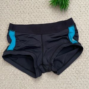 Lululemon hotty hot shorts 4
